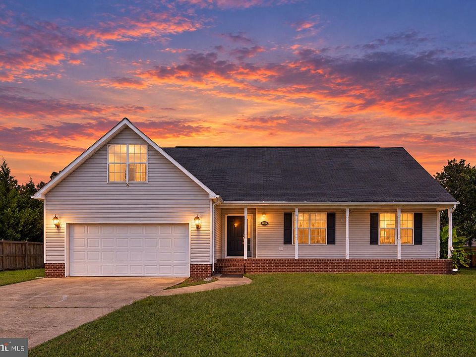 1st image of 17021 Village Ln