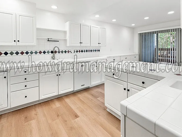 4605 Maytime Ln — Photo 8