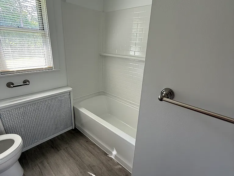 7 New England Ave — Photo 11