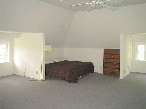 bright & spacious 3rd floor.