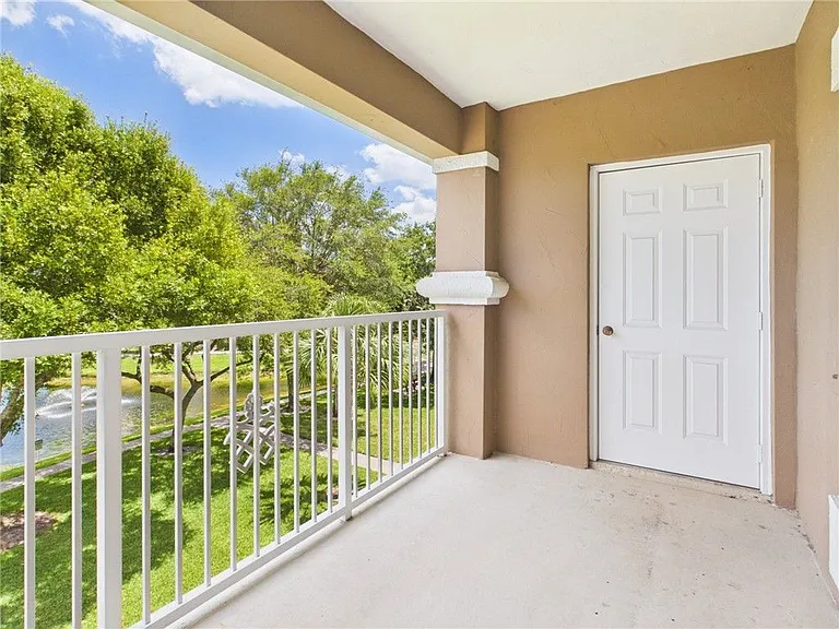 5060 Fairways Cir #F303 — Photo 12