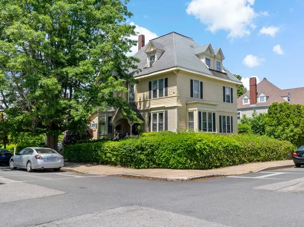 216 Prospect St, Fall River, MA 02720