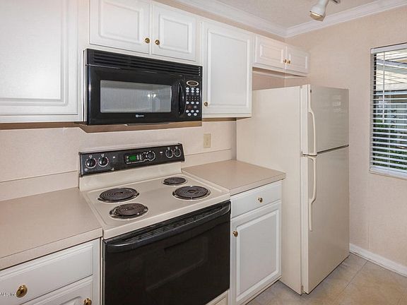 5th image of 803 Marsh Cove Pl
