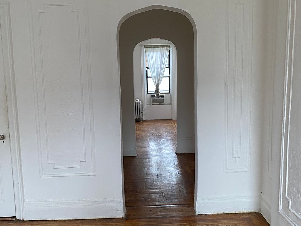 1st image of 257 Vernon Ave #2