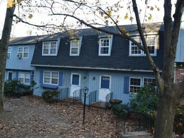 61 Taylor Ave APT D, Bethel, CT 06801