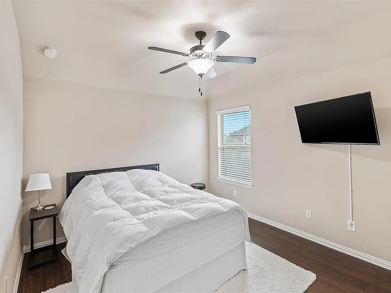 18002 Heartsong Dr — Photo 29