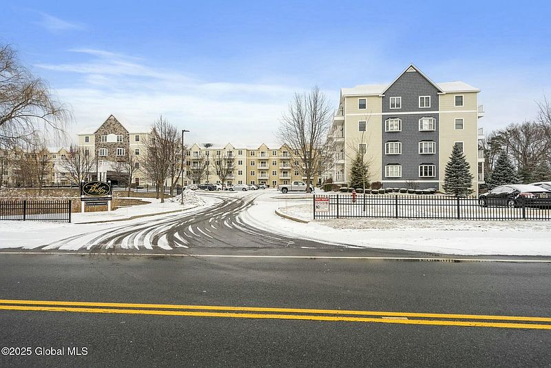 2nd image of 8 Wall Street APT 415
