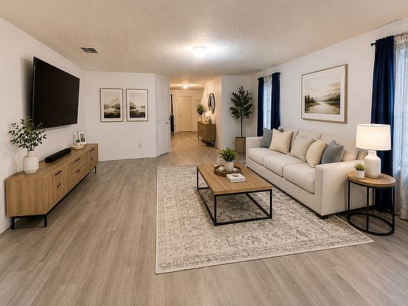 5th image of 305 Daisy Ln