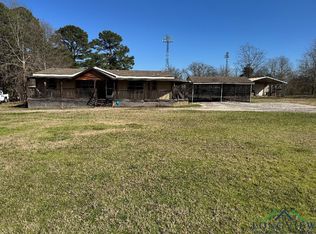 326 Oakwood Rd, Gladewater, TX 75647