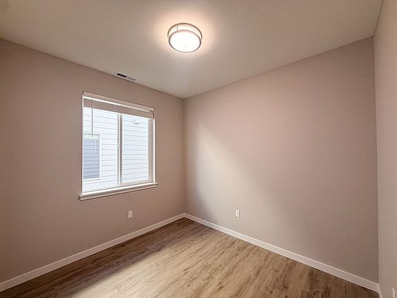 5th image of 5534-5564 Skyline Rd S #5542