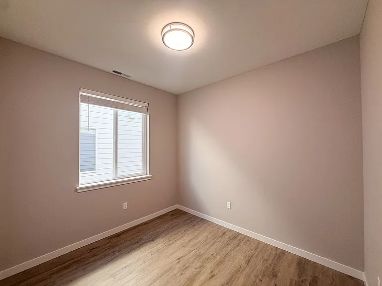 5534-5564 Skyline Rd S — Photo 77