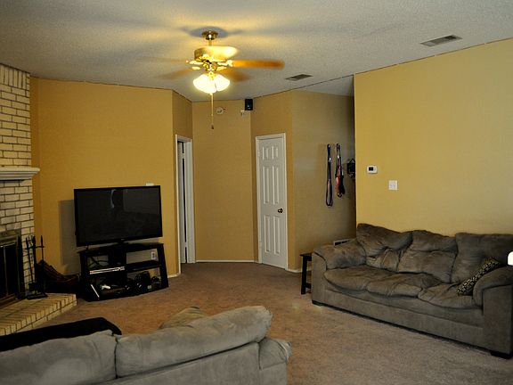 3rd image of 5108 Glennwood Dr