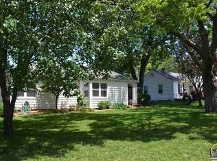 2316 SW 9th St, Topeka, KS 66606