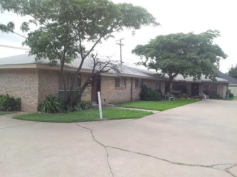3215 W Shady Grove Rd — Photo 11