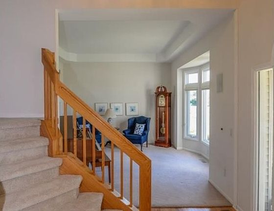 3rd image of 5679 Creekview Dr