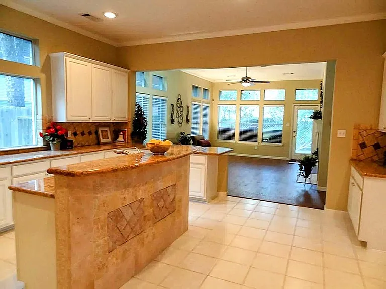 10114 Crescent Bluff Ln — Photo 4