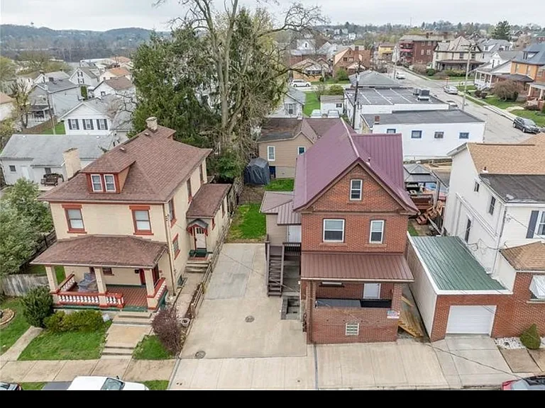 447 Steck St — Photo 31