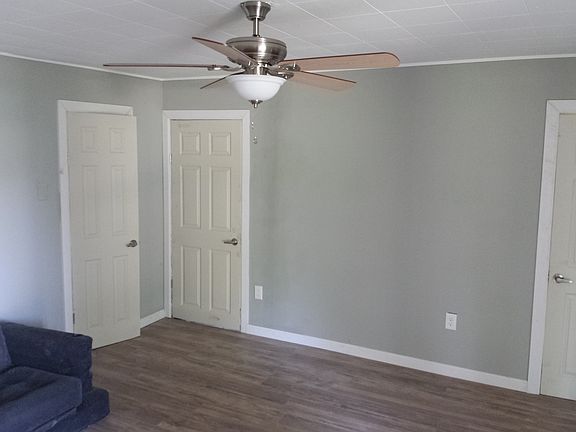 3rd image of 435 Hooker St