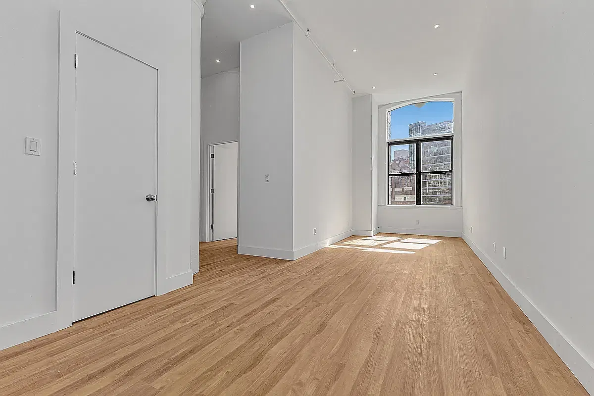 81 Willoughby Street — Photo 2