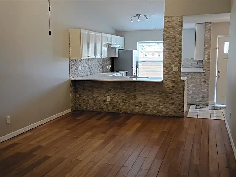 137 Creekside Way — Photo 6