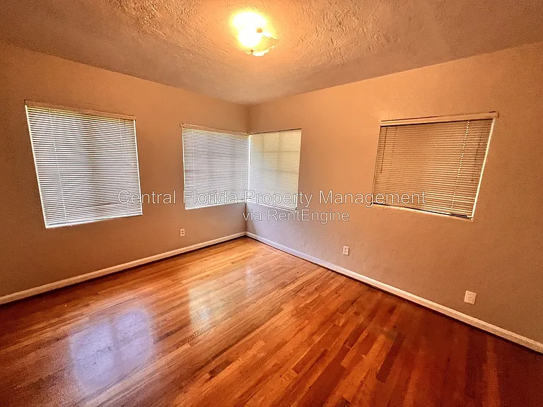 1261 Richmond Rd — Photo 9