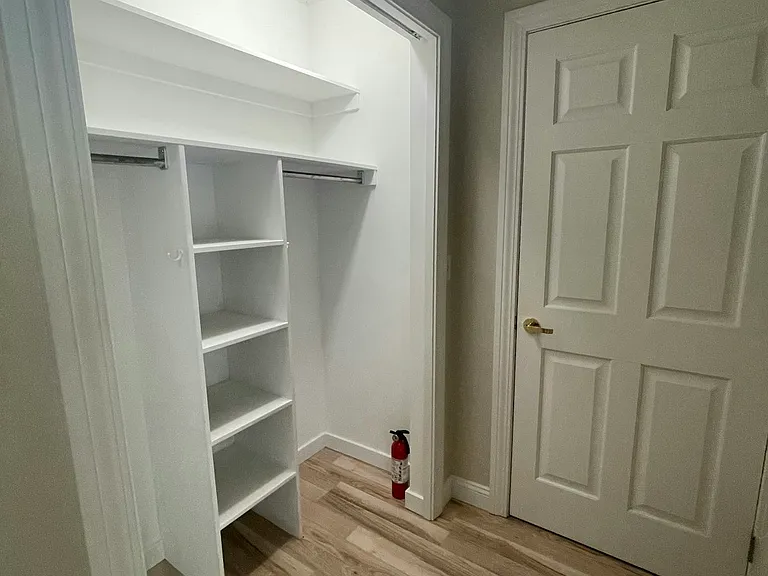 4390 N River Rd — Photo 9