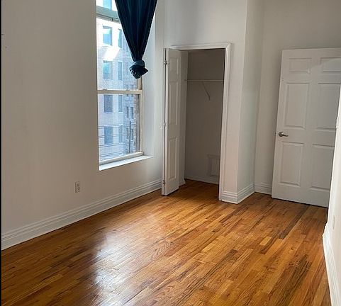 4th image of 21 Maiden Ln #8