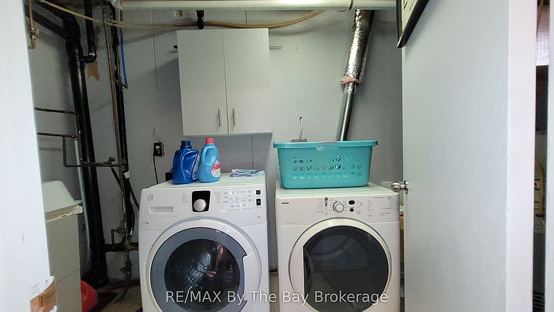 Wasaga Beach House for rent - 5 Bedrooms — photo 32