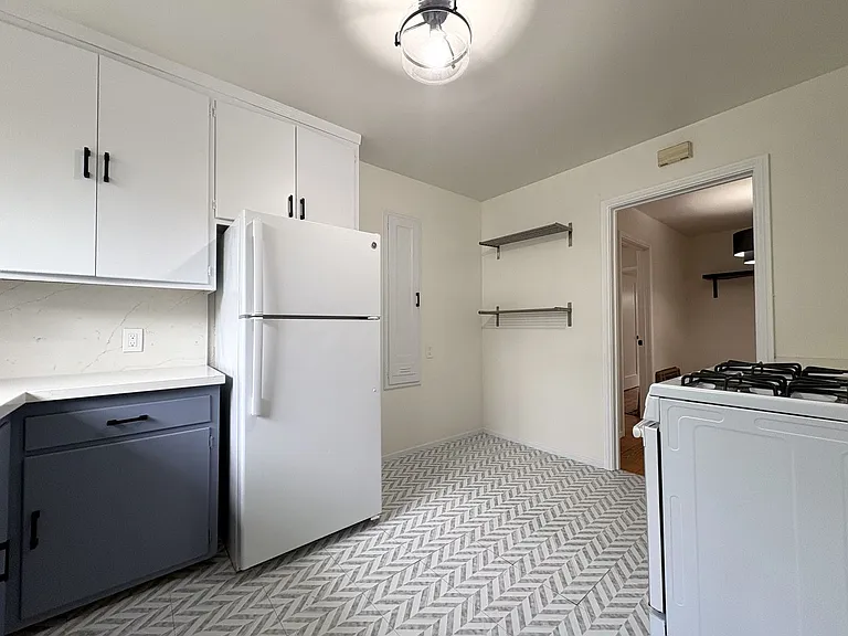 1023 Embarcadero Rd — Photo 11