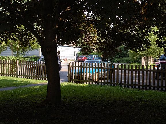 3rd image of 118 Rosemont Dr #2