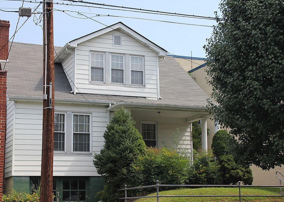 1st image of 16615 Broad Street