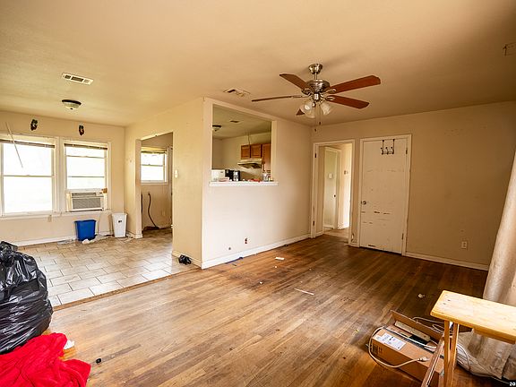 4th image of 607 Kashmuir Pl