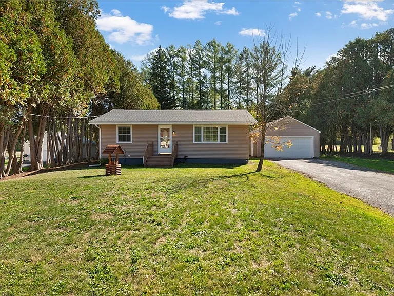 6438 Monument Rd — Photo 2