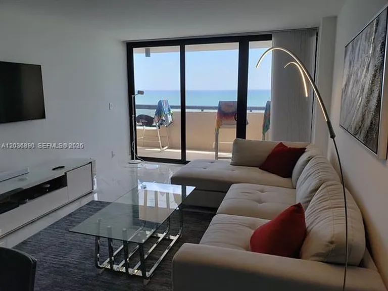 2555 Collins Ave #2207 — Photo 4