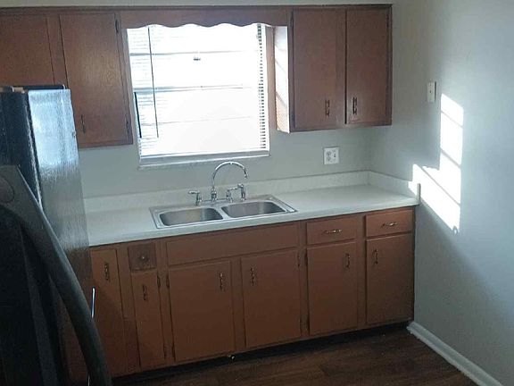 4th image of 1601-1603 Gagel Ave #23