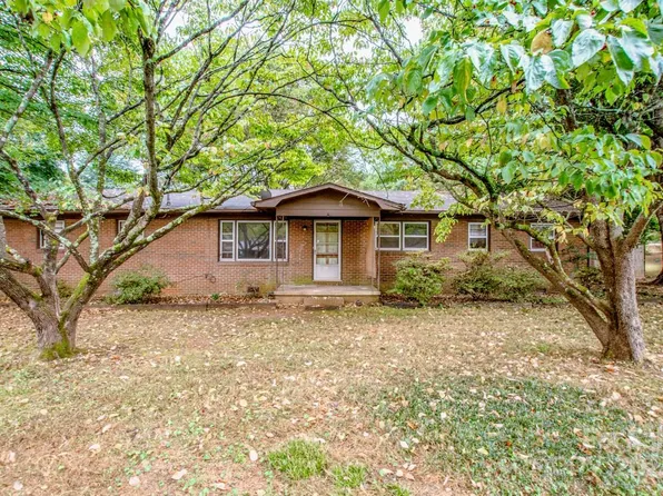 210 S Toria Dr, Statesville, NC 28625