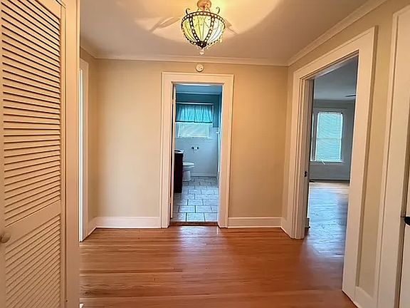 5th image of 1021 Prospect Ave