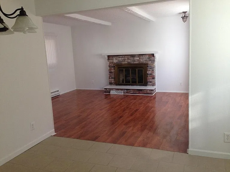 27220 Lawnwood St — Photo 11