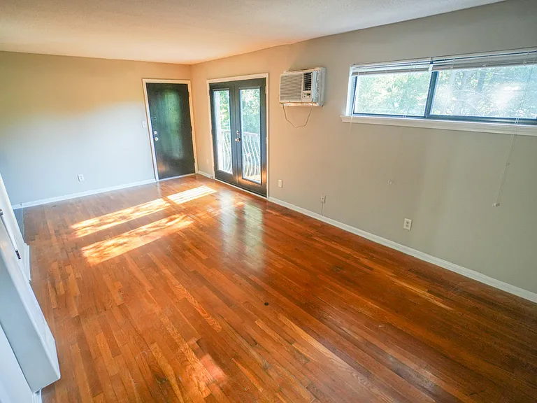 755 Saint Charles Ave NE #10 — Photo 3