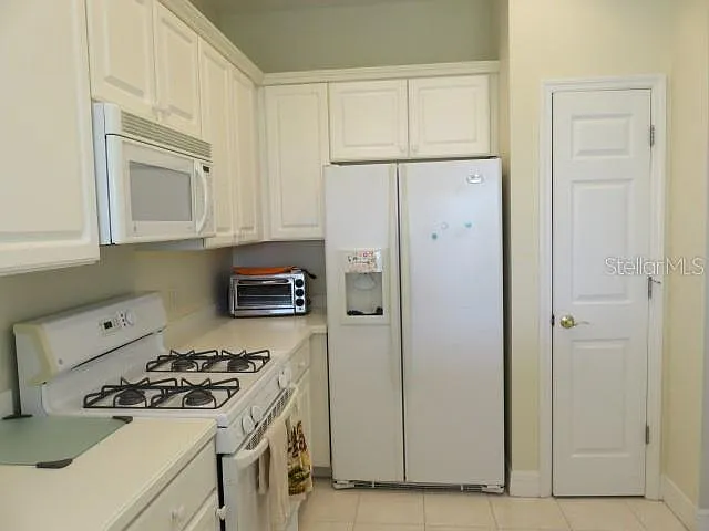 3 bed, 2.0 bath, 1388 sqft, $3,495 — Photo 3
