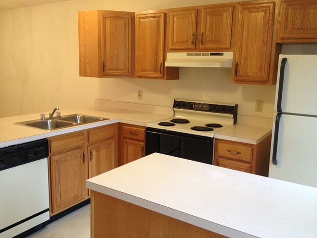 2nd image of 436 Crosswinds Dr