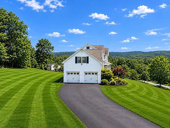 2nd image of 8 Alloway Crescent