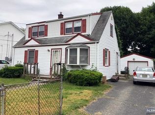 19 Bergen Ave, Haskell, NJ 07420