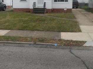 5147 Arch St, Maple Heights, OH 44137