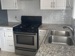 643 Lewis St, Pomona, CA 91768