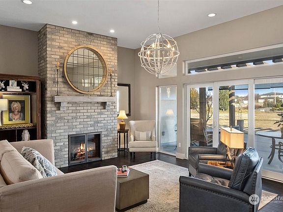 4th image of 543 DeMarini Drive