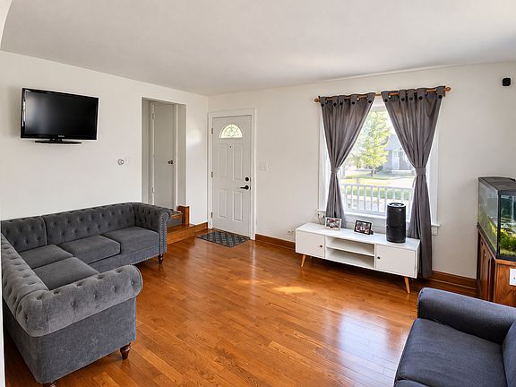4th image of 7052 41st St