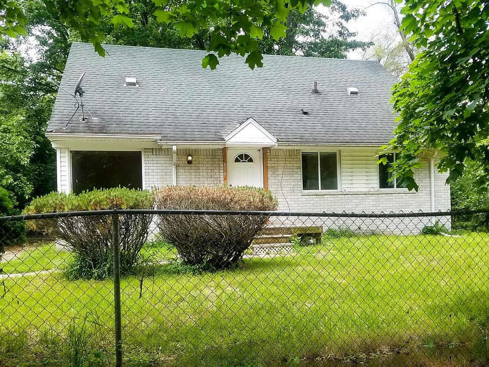 1st image of 678 Cayuga Ave