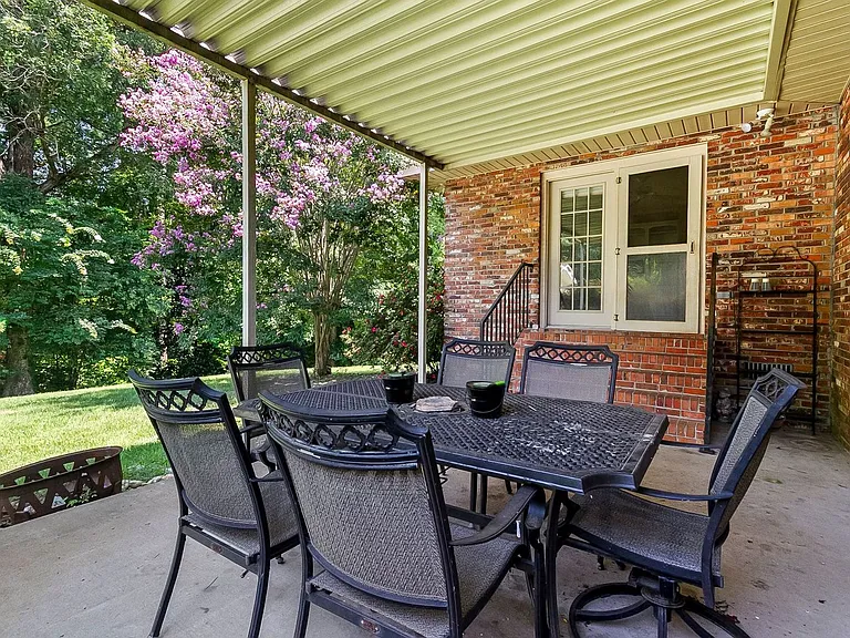 2496 Valley View Ln — Photo 26