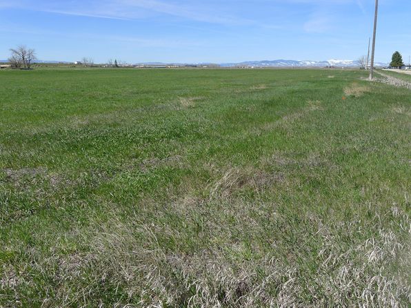 1 1st St W, Hobson, MT 59452
